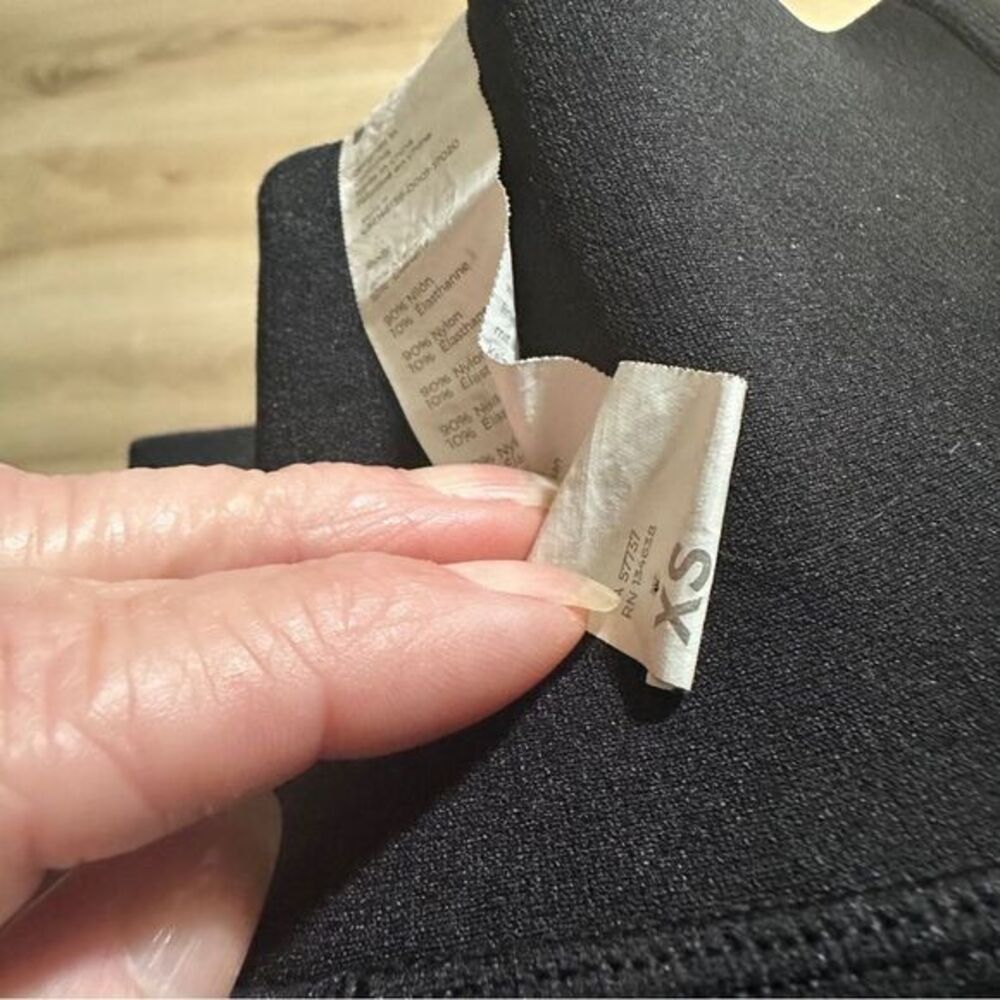 Fabletics High-Waisted SculptKnit Black Pocket Short Size XS High Rise - Picture 5 of 11